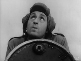 Не знаю... Но мне как-то мотив помнится из 4х танкистов!
И больше вспоминается Францишек Печка! В роли Густлика!
И именно эти кадры с ним в начале фильма!