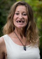 «Щербатые» улыбки звезд или 8 моделей с диастемой