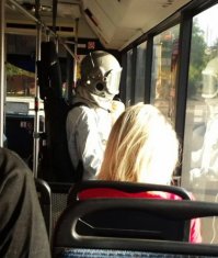 Мужчина в водолазке доставил...