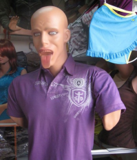 Манекены тоже умеют веселиться))