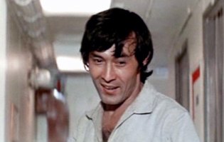 Да нуна! Талгат нехило Еременко втащил с ноги в начале фильма.