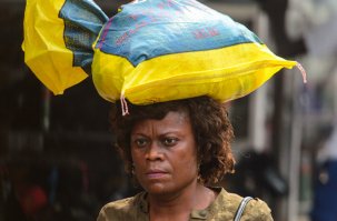 "Да куда же я этот мешок дела?"