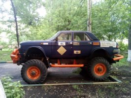Монстр-трак из ГАЗ-66, МАЗ и Волги