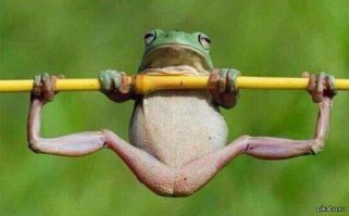 Вот так выглядит девушка, пока ждет тебя, одевающего презерватив...