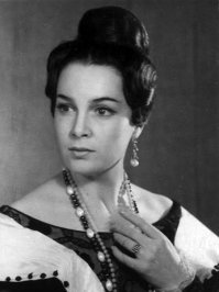 Она, конечно, не комедийная, насколько я знаю, но уж секс-символом точно была. Элина Быстрицкая