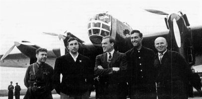 12 августа 1937 года четырёхмоторный самолёт ДБ-А с бортовым номером Н-209 с экипажем из шести человек:
Сигизмунд Леваневский (первый пилот),
Николай Кастанаев (второй пилот),
Виктор Левченко (штурман),    
Николай Галковский (один из лучших радистов ВВС),
Николай Годовиков (бортмеханик),
Григорий Побежимов (бортмеханик)
под командованием Леваневского начал полёт из Москвы через Северный полюс в Фэрбенкс, штат Аляска, США. Это была одна из первых машин этого проекта, фактически экспериментальная.
Радиосвязь с самолётом прервалась 13 августа, в 17:58 по московскому времени, после того, как они пролетели над Северным полюсом. Леваневский сообщал об отказе крайнего правого двигателя и о плохих метеоусловиях.
Больше о судьбе самолёта и экипажа ничего не известно, кроме одной неподтверждённой радиограммы, принятой одним радиолюбителем на советском Крайнем Севере. После пропажи самолёта были организованы поиски, как в СССР, так и в США, но результатов они не дали.