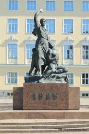 в Таллинне. "Мама, мама, останови такси, папе плохо".