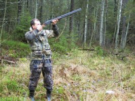 спасатели рискуют собственной жизнью ради идиота. нафига?
50 грамм картечи, и не более