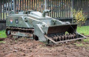 а при чем тут "духовные скрепы"?  или ты Лизунчик пытался сказать, что без "духовных скреп" секс-куклы получаются, а с "духовными скрепами" -роботы бойцы, по борьбе с терроризмом? Да не смог фразу одолеть?