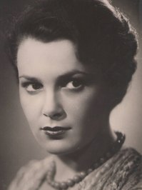 Вот реально красавица из наших.