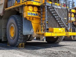 "Башмак" такой несерьёзный. Чёт мне кажется что если ему вздумается прокатится то это башмак не поможет.