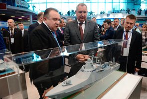 ... как увижу рогозина так плююсь непременно :) Какое феерическое гАв..но :)