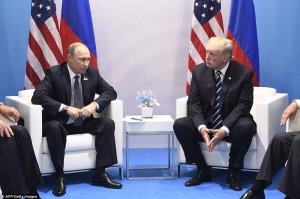 трамп путину что то хочет предложить??ну как меркель всем подряд