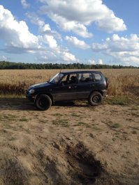 У меня вторая машина Шеви Нива, и я тебе скажу честно, что 160 лично ездил на ней. Правда расход топлива на ней при такой скорости как у американца с объемом 5.7!