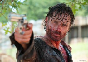 Надо было пристрелить сразу, чтоб с похмелья с утра не мучался..