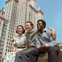 В СССР и негры другие были.... И я не шучу! Именно такими, с добрыми открытыми лицами, я их себе и представляла в своем советском детстве. А у них афроамериканцы неправильные какие-то....