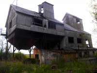 Это не элеватор  это ЗАВ очиститель зерна.в любом колхозе по 10 штук стоит.