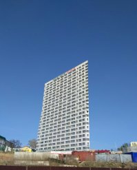 Представьте мои чувства, когда будучи проездом в Казани пошёл прогуляться по красивому городу и увидел ЭТО. Я думал, что сошёл с ума.