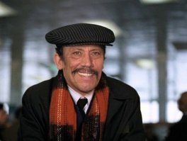 Галустян тут не к месту. Подмешали муху в котлеты. Нафиг Трехо вообще связался с этим розовым туалетным юмористом.