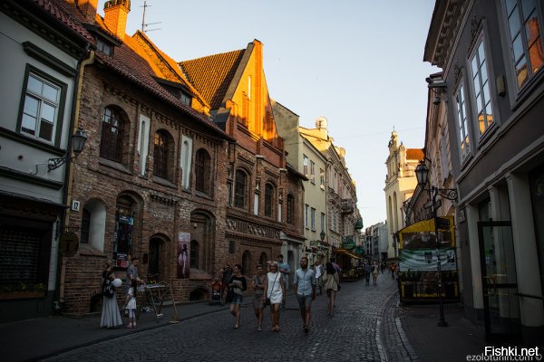 Не рухнул бы Евросоюз...



Ну а такая картина характерна не только для Литвы, но и абсолютно для всех государств. Вспомните, для чего европейцы придумали духи.





Да и у нас такое сплошь и рядом.