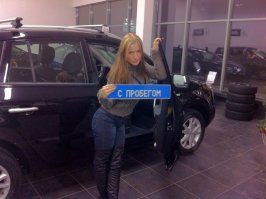 Алёна (1552)
А правда она похожа на принцессу?
Найди ей парня!
Айвен (1544)
Как ты себе это представляешь?
"требуется парень для принцессы, девушка немного б/у, пробег 5 принцев"
Алёна (1520)
Гы...
Айвен (1506)
а в разделе "парни - девушек" вот такое объявление:
"ОЧЕНЬ красивый рыцарь, сильно б/у, пробег 2 принцессы, 1 кухарка, 2 дракона и 5 принцев"