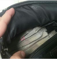 В любой не понятной ситуации говори что это скриншот. Нуда,  человека имеющего кредитную реношечку нельзя назвать бедным.