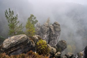 В Цзянькуньчжу не бывал, но похожие виды вспоминались при посещении Саксонской Швейцарии и скального комплекса Бастай.