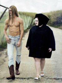 Насколько я помню, вот это съёмка ждя журнала и парняга не её бойфренд, хотя у неё парень тоже спортивный.