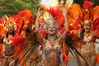 а вот зимняя одежда,у них карнавал вроде в феврале-марте...