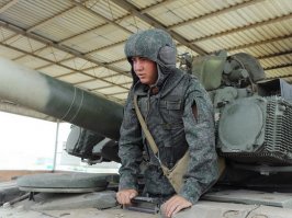 И давно танкисты в кастрюлях сидят?