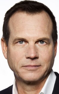 Известных актеров было в этом фильме гораздо больше. Жаль автор не заморочился до конца. Мир праху Биллу Пекстону..