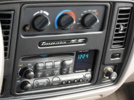 Кто объяснит что это за мафон, для CD узковат, для кассеты маловат!