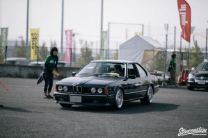 Ну на этом фото ещё более-менее, на остальные безё слёз не взглянешь. Хорошие машинки были, нет чертям узкоглазым надо вывернуть колёса, занизить так, чтобы кардан асфальт царапал и прилепить кучу пластика сверху. Тьфу, руки бы таким тюнерастам оторвал по самую жопу.