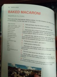 Ну так Вы у мальтийцев поинтересуйтесь, за каким хренов они все в одно блюдо свалили да еще и назвали не по-русски. :)
А я всего лишь приготовил это блюдо по рецепту из мальтийской кулинарной книги, которую я купил в прошлом году, отдыхая на Мальте.