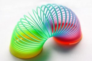 Не то, чтобы я считала спиннер полезным, но и у нас в детстве была всякая бесполезная фигня, приносящая радость.