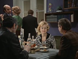 Обратите внимание на бутылки