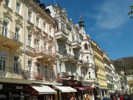 Ческе Крумлов это да.. но Карловы Вары посказочнее будут..)