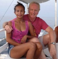 Жена сняла на видео смертельное падение 70-летнего супруга  во время отдыха в Таиланде