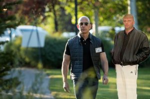 Фотожабы с накаченным главой Amazon