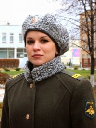 - Милый, у меня две полоски!!! 
- Ты беременна??? 
- Нет! Я младший сержант!