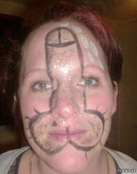 Бывшего зэка с татуировкой на лице не берут на работу