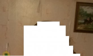 Все таки в архивах нашел хоть парочку фото. Да, это так критично не во всей квартире, гда то просто. Но на одной стене сильно обои ушли.

Напомню, по вашей версии, усадки не существует, поэтому прошу "имбицилу" объяснить, что же это такое? Отчего через 2 года потрескались обои? Новые дома и ничего крупнее залития асфальта в районе 2 км не было. Отчего же такое случилось то?
зы: сняв обои, стена была ровная. щелей в бетоне нету, бетонные плиты целы.