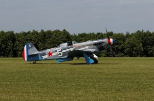 Боюсь у Франции в Великую Отечественную войну были только такие истребители, состоявшие потом на вооружении Франции до 1954 года.