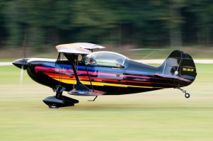 Биплан не древняя - выпускается сия компоновка и по сей день(фото для примера), а иная от моноплана и имеет не только внешнее отличие. Схожесть некоторых узлов в И-16 и И-153 не означает переходность к более позднему истребителю. Кстати к какому? И-185? Чайка, если хотите глубокая модернизация И-15, но никак не И-16. По поводу "минусов" - это не ко мне.