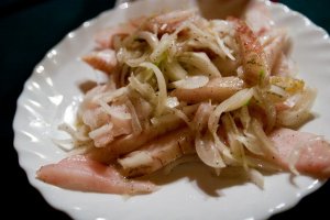 Сагудай забыли, а он ценится как хорошая закуска. Из свежевыловленной рыбы (сига, муксуна, чира), готов к употреблению через 10-15 минут.