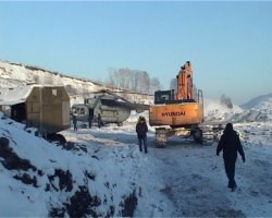 Пока раскрывался пост, думал, вот щас будут пастерально-лилейные картинки приукрашенной жизни, а я правды в коментах подкину - фотки с черным снегом и лунными разрезами. Раскрылось - оказалось - правдивый пост, жизненный, плюсую.