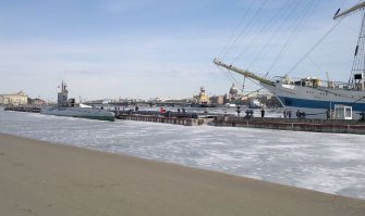 А в Питере даже две лодки - музея. И где-то во дворе дома на Кондратьевском отдельно рубка.