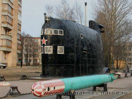 А в Питере даже две лодки - музея. И где-то во дворе дома на Кондратьевском отдельно рубка.