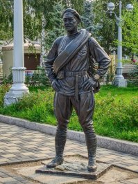 Самара. Сухов у речного вокзала и Деточкин у железнодорожного.