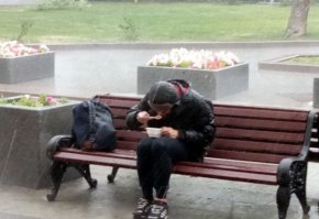 Суп под дождём можно есть бесконечно.